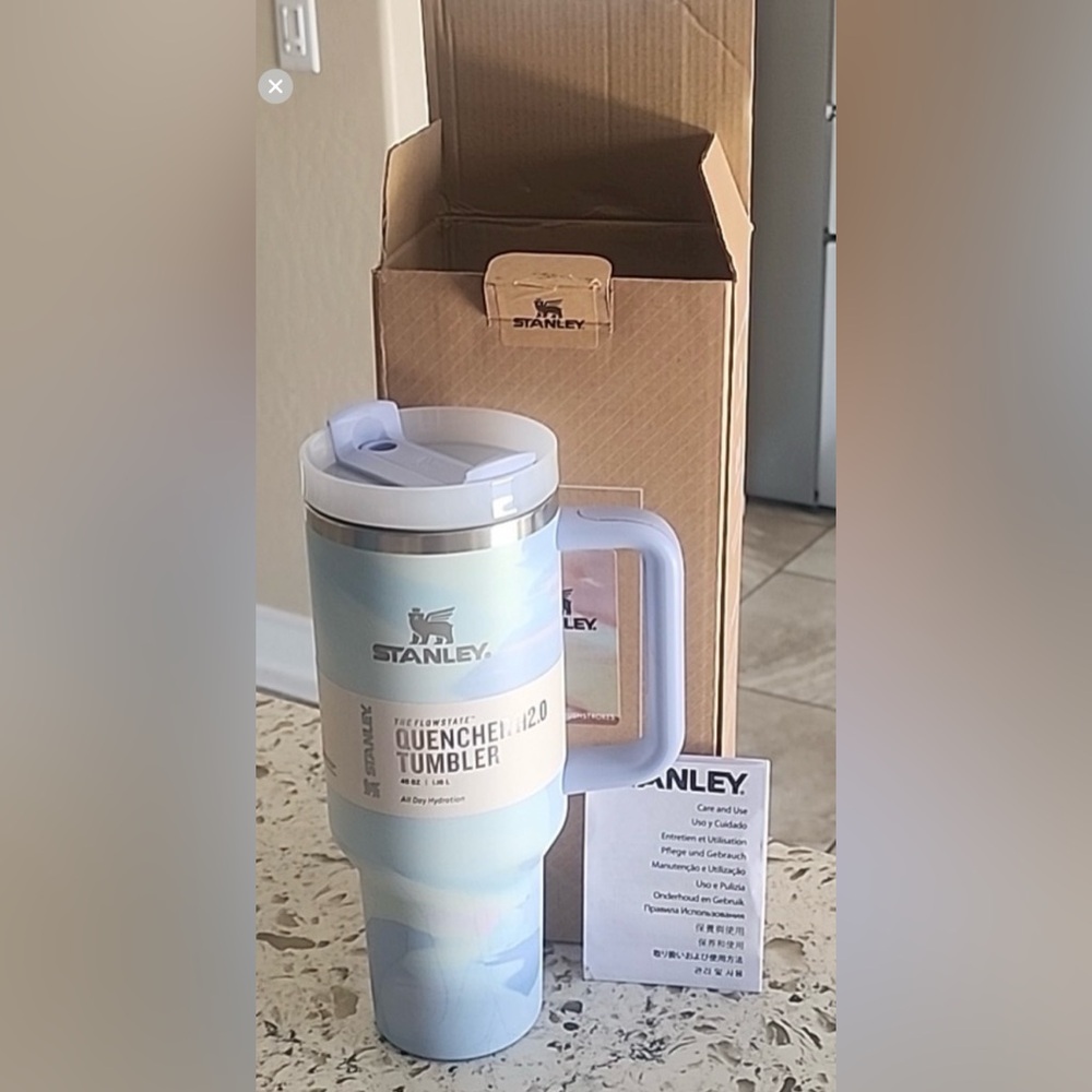 Stanley Light Blue & White Quencher Travel Tumbler with Handle